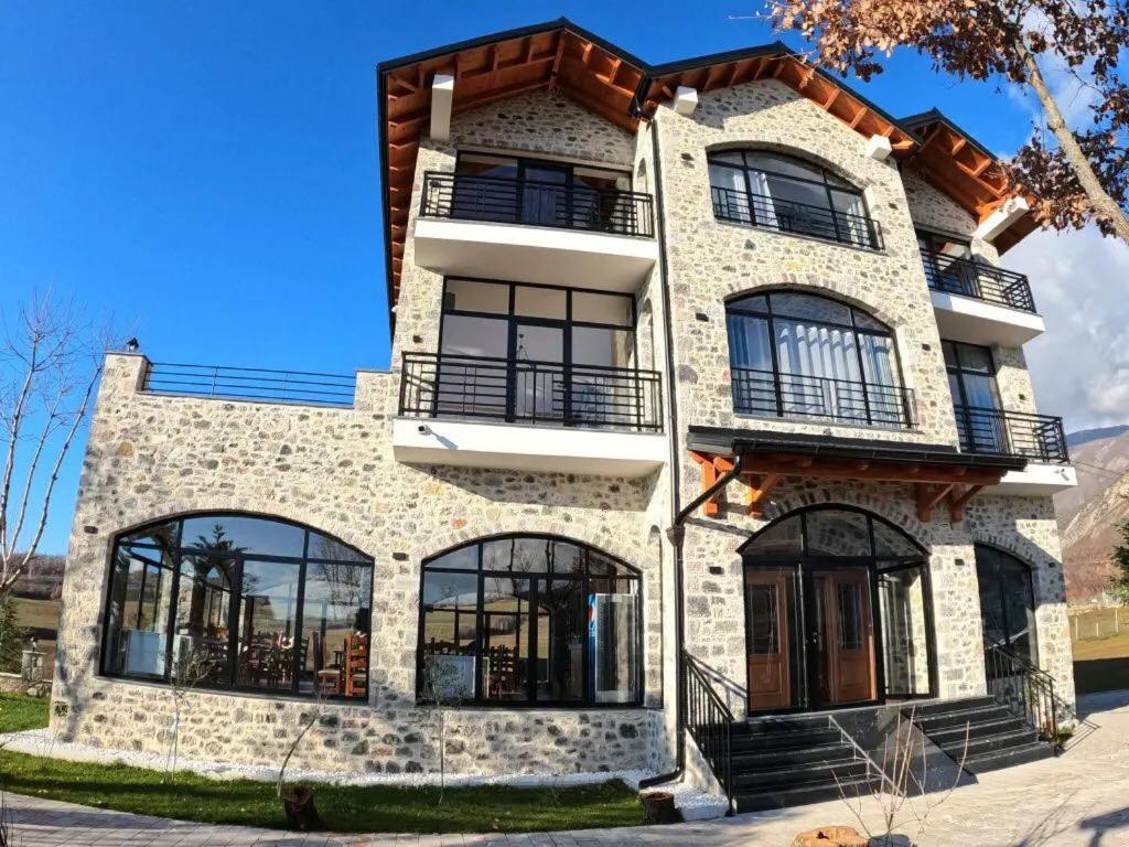 Bujtina Vrenezi Otel Peshkopi Dış mekan fotoğraf